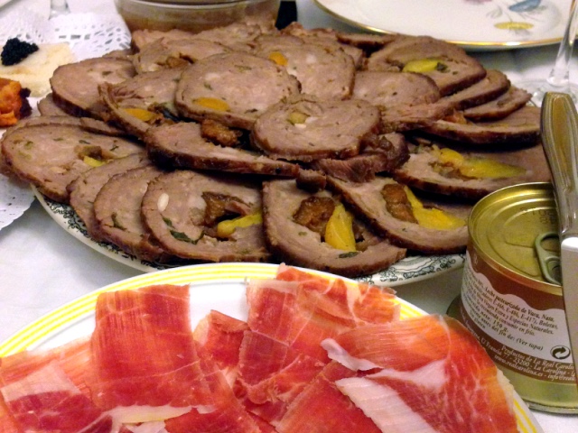 スペインのクリスマスの食事の肉