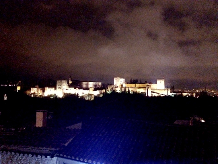 グラナダのサンニコラス展望台から見たアルハンブラ宮殿
