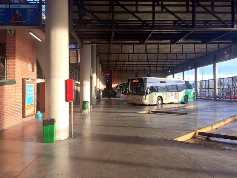 セビリアのプラサデアルマスバスターミナル