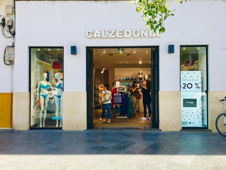 スペインのファションブランド「CALZEDONIA」