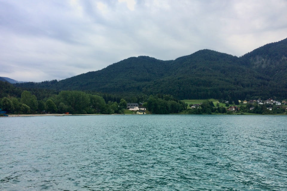 オーストリア湖水地方のフシュル湖